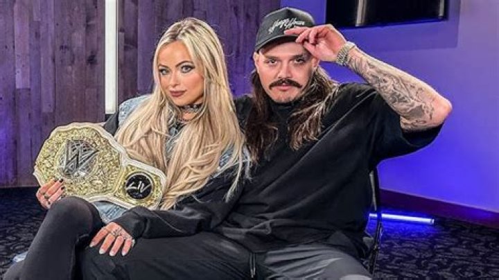 Andrew Dominik’s Girlfriend: Who is Andrew Dominik Dating?