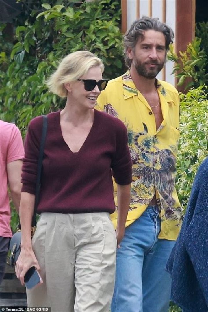 Charlize Davie’s Boyfriend: Who is Charlize Davie Dating?