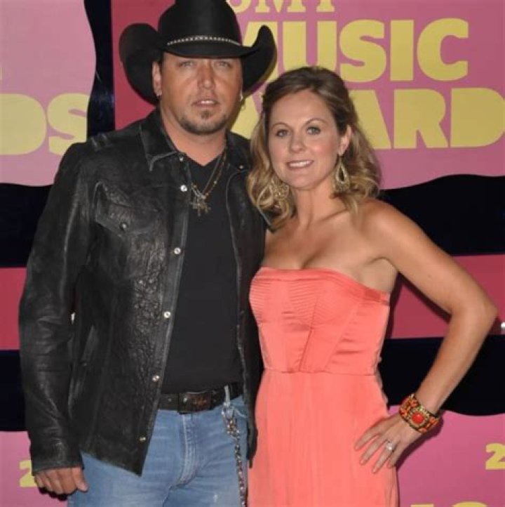 Jason Aldean’s Husband: Who is Jason Aldean Dating?