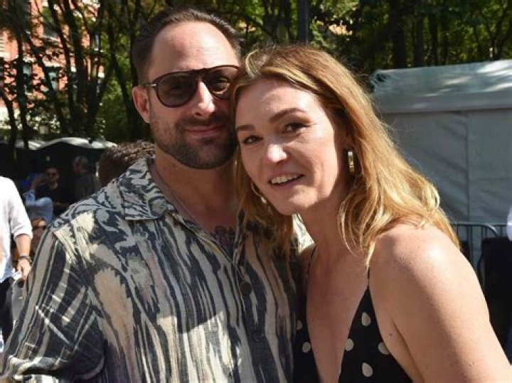 Julia Stiles’s Husband: Who is Julia Stiles Dating?