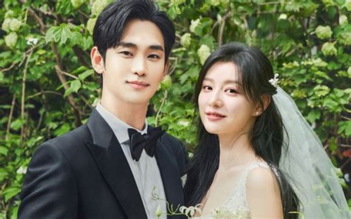 Kim Ji-won’s Boyfriend: Who is Kim Ji-won Dating?