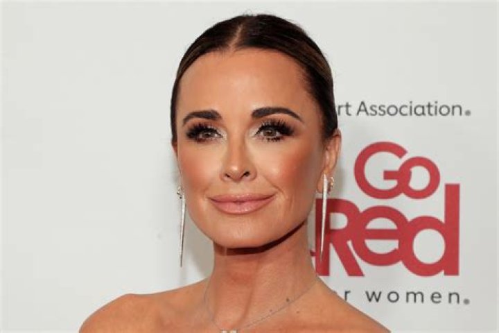 Kyle Richards Reveals Her Must-Have Beauty Products on Amazon Live: Lip Gloss, Mascara, Leggings, & More