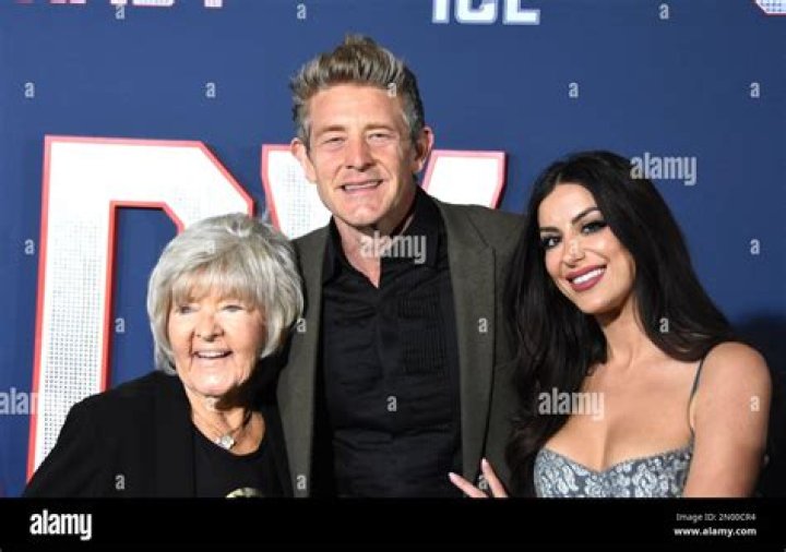 Lorraine Nash’s Girlfriend: Who is Lorraine Nash Dating?