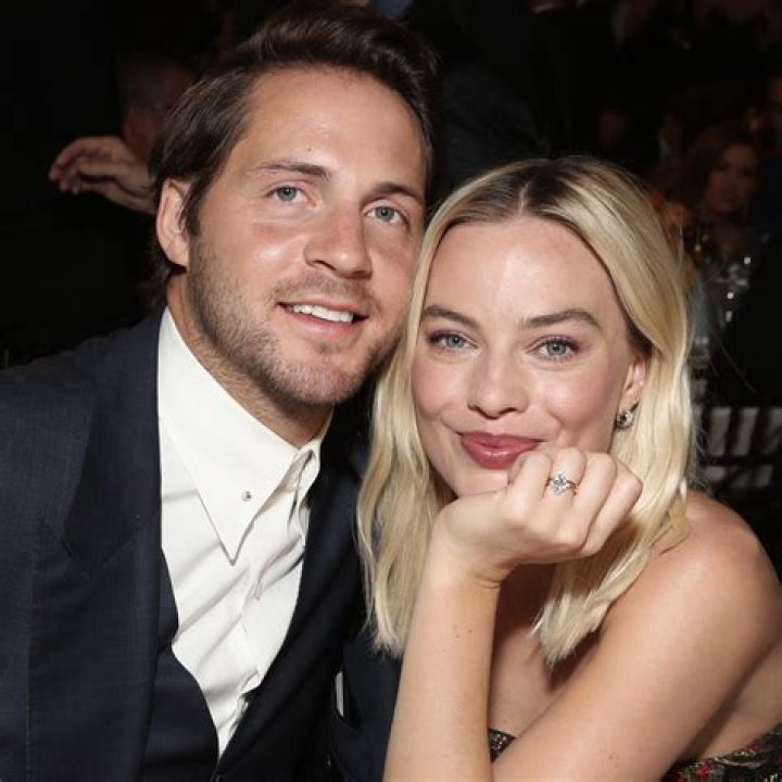 Margot Meanie’s Boyfriend: Who is Margot Meanie Dating?