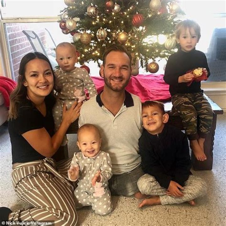 Nick Vujicic’s Girlfriend: Who is Nick Vujicic Dating?