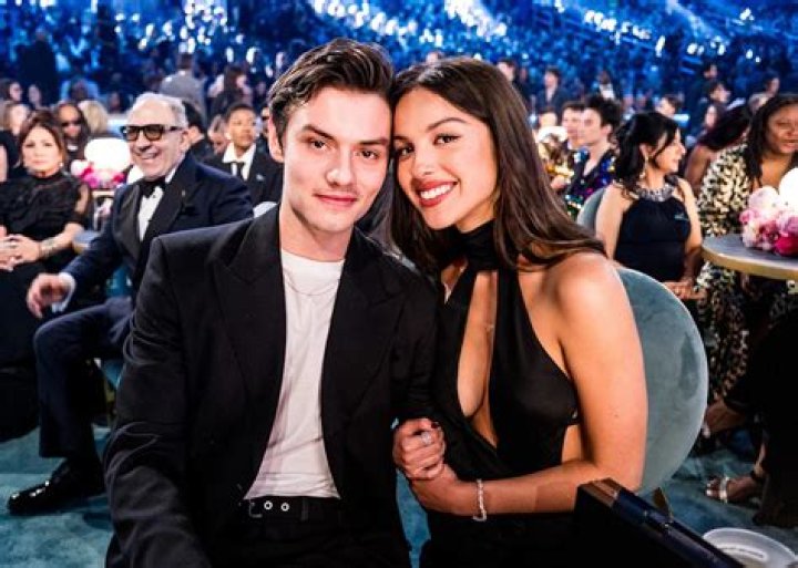 Phoeberry’s Boyfriend: Who is Phoeberry Dating?