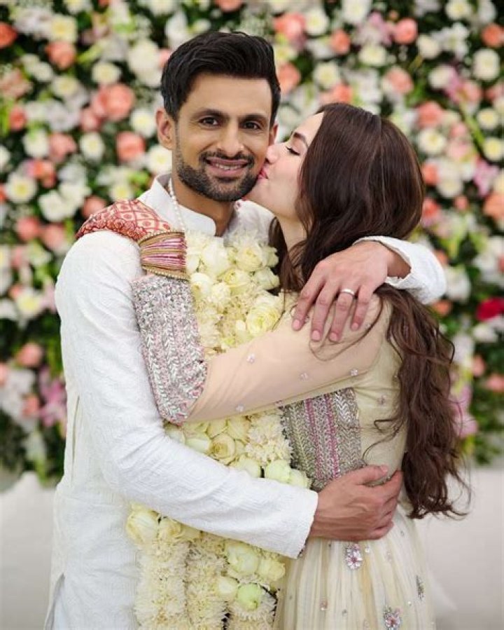 Sana Safi’s Boyfriend: Who is Sana Safi Dating?