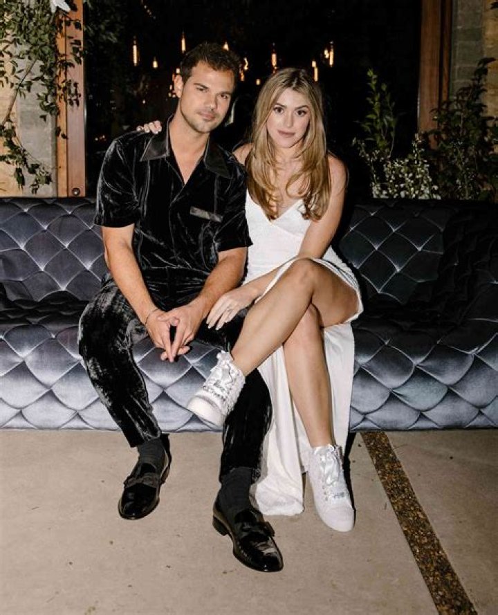 Taylor Lautner’s Girlfriend: Who is Taylor Lautner Dating?