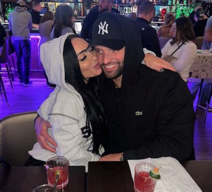 Vinny Vinesauce’s Girlfriend: Who is Vinny Vinesauce Dating?