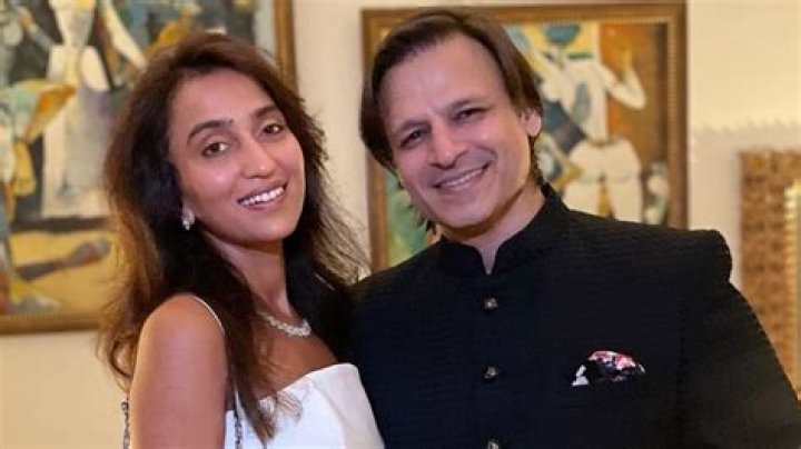Vivek Bora’s Girlfriend: Who is Vivek Bora Dating?