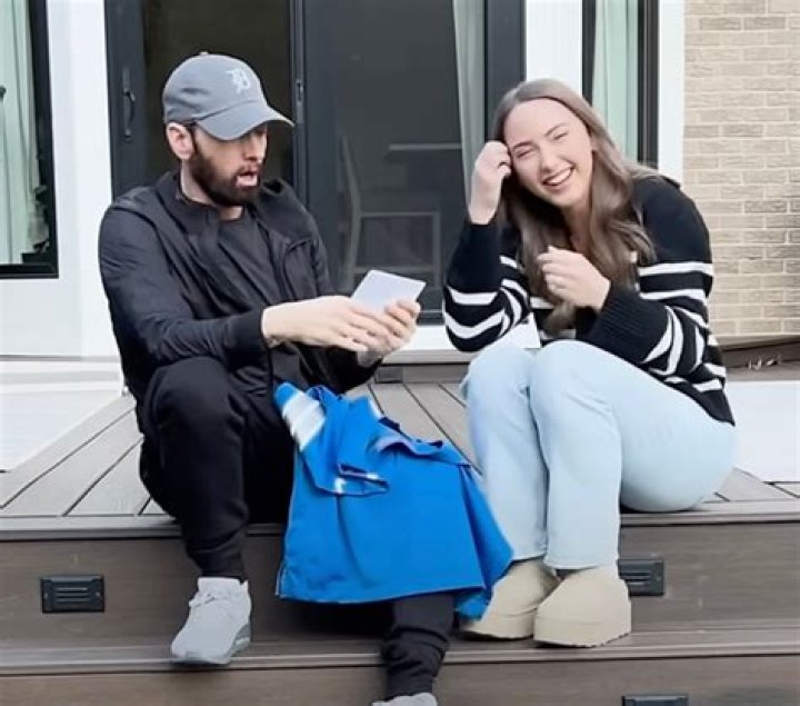 Who is Halie Pettit Dating – Halie Pettit's Boyfriend & Exes