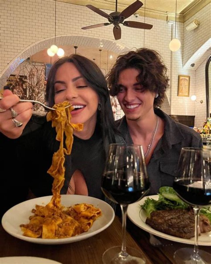Who is Jon Dretto Dating – Jon Dretto's Girlfriend & Exes