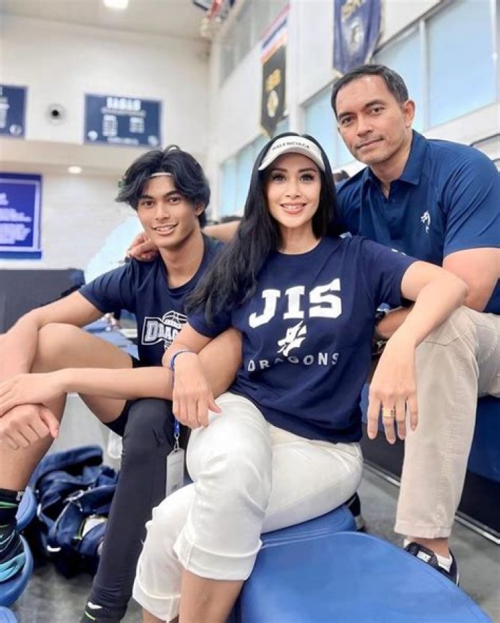 Who is Roshaun Diah Dating – Roshaun Diah's Girlfriend & Exes